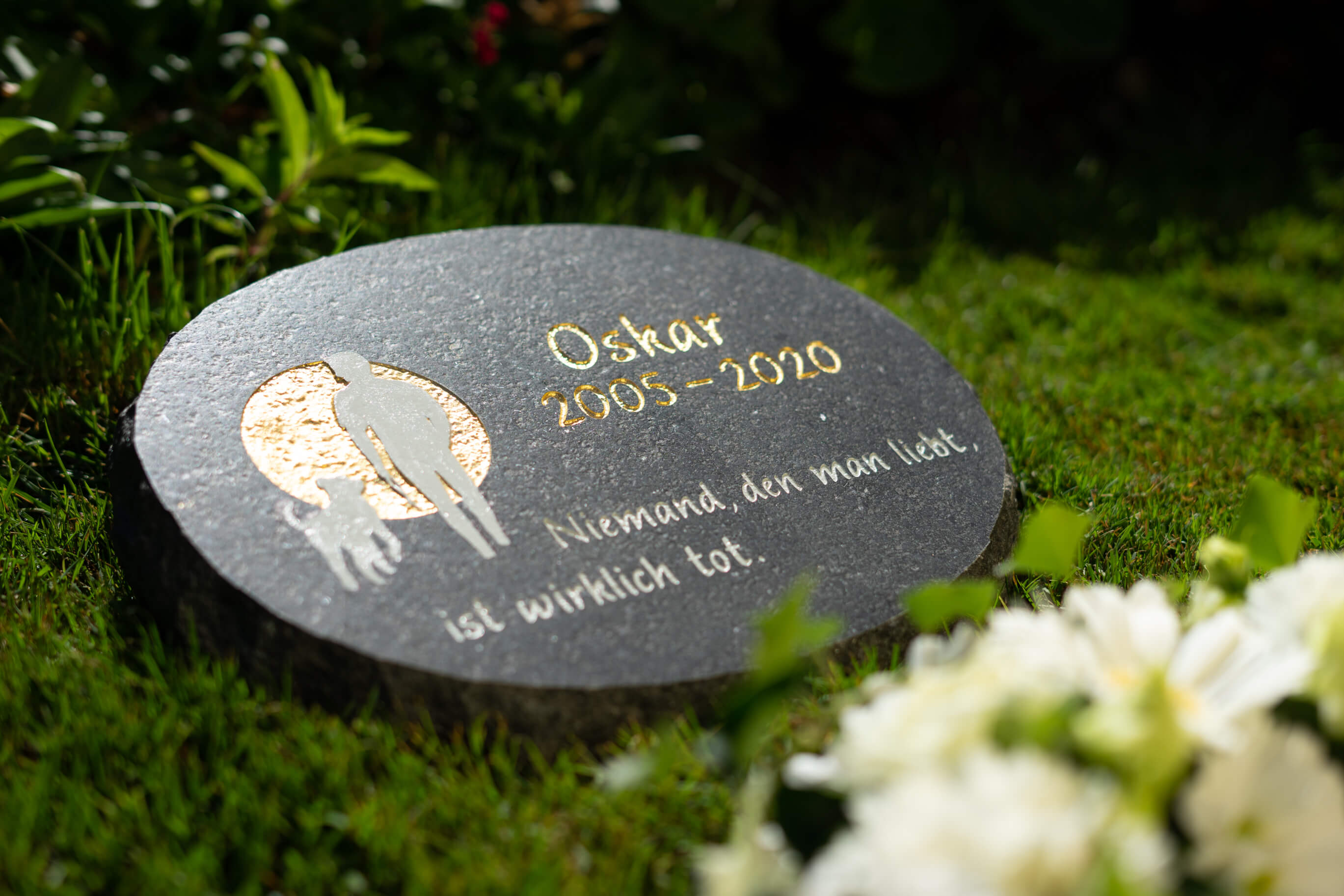 Tiergrabstein Lichtbogen