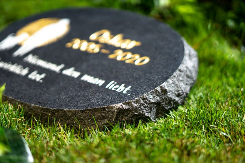 Tiergrabstein Lichtbogen