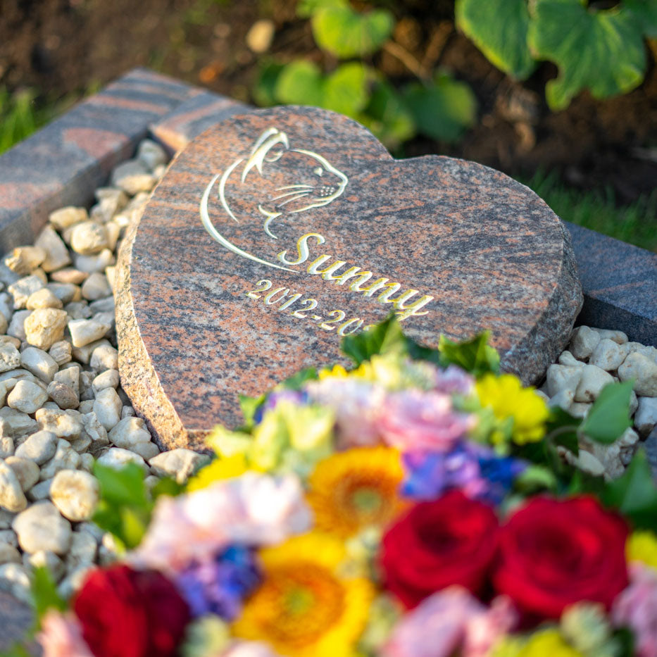 Tiergrabstein Herzstück